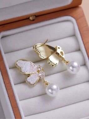 Gold Butterfly Pearl Drop Earrings in Soft Pink and White